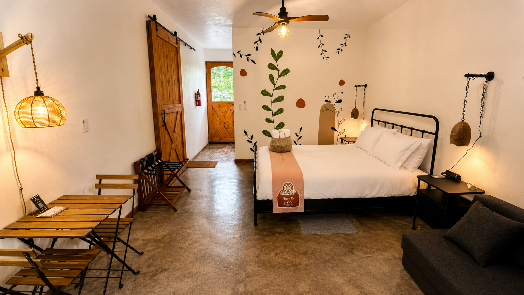 Tierra guest room at Finca Ki’
